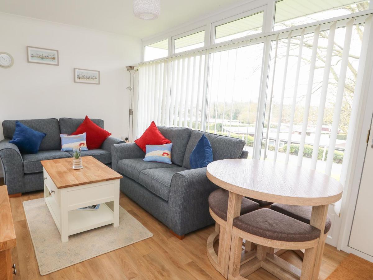 Pebbles Villa Cromer Exterior photo