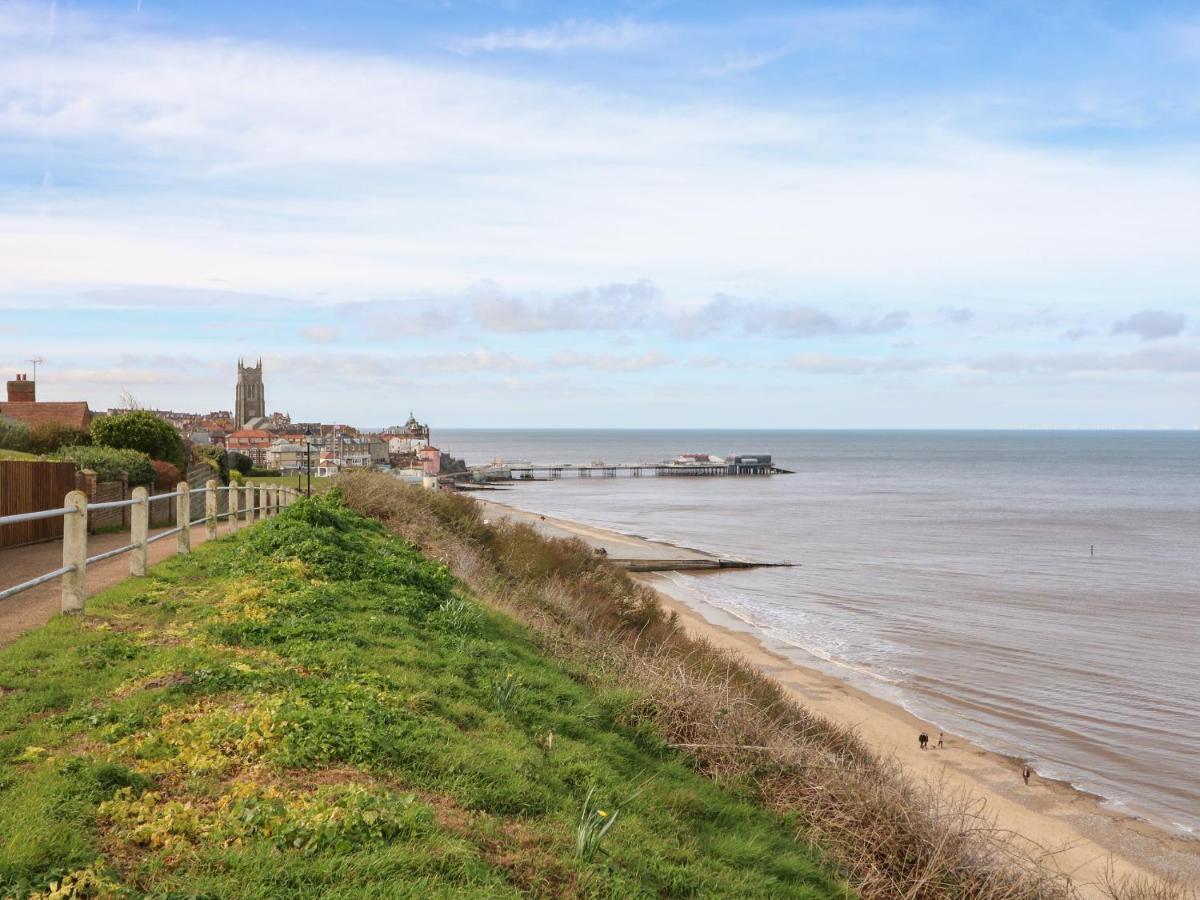 Pebbles Villa Cromer Exterior photo