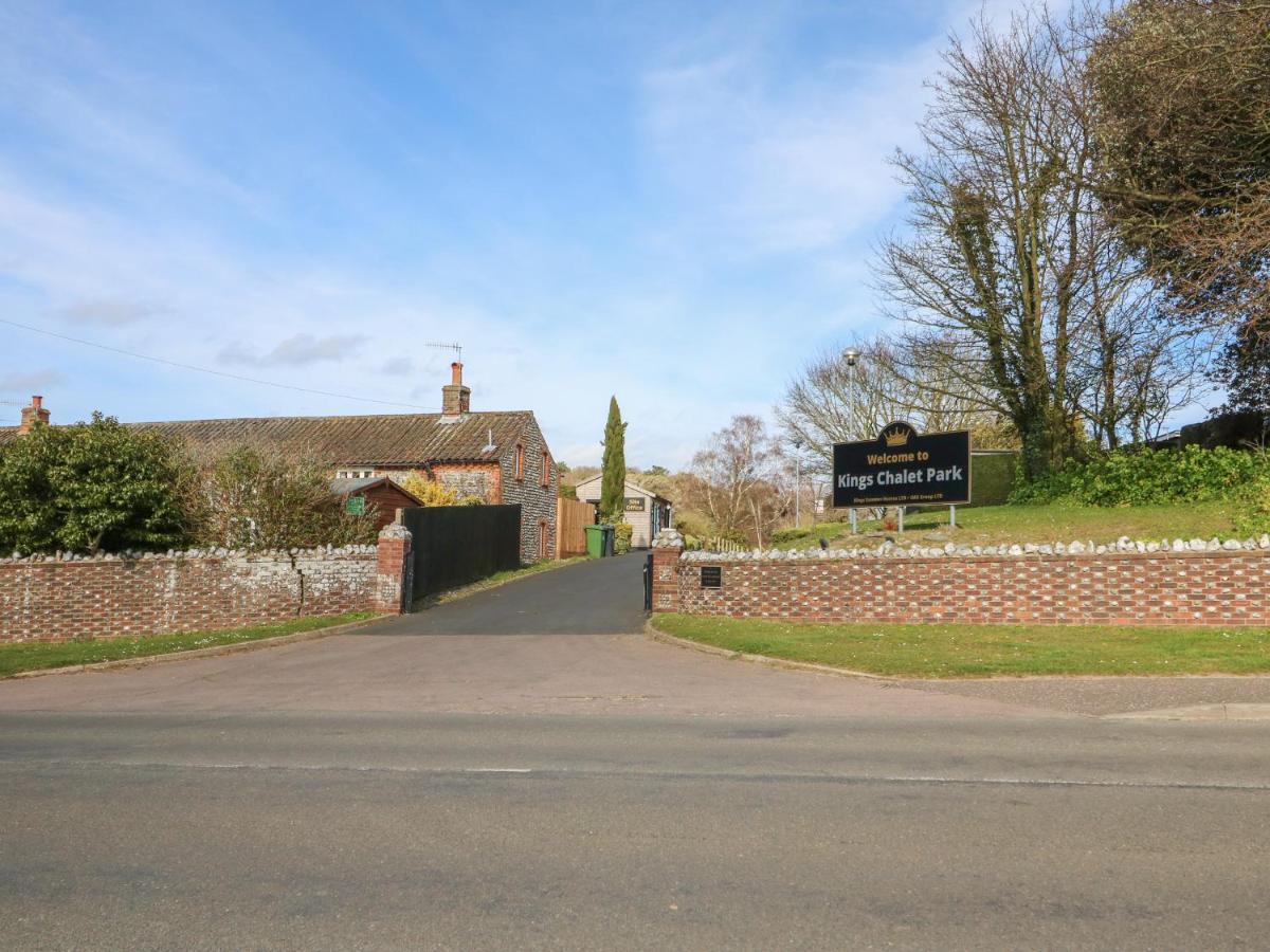 Pebbles Villa Cromer Exterior photo